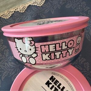Pyrex Hello Kitty Pink Lid 4 cup / 946ml 1 unit